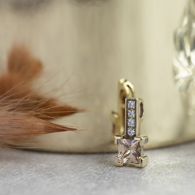 Goldener Anhänger mit Glas und Zirkonia 14 kt