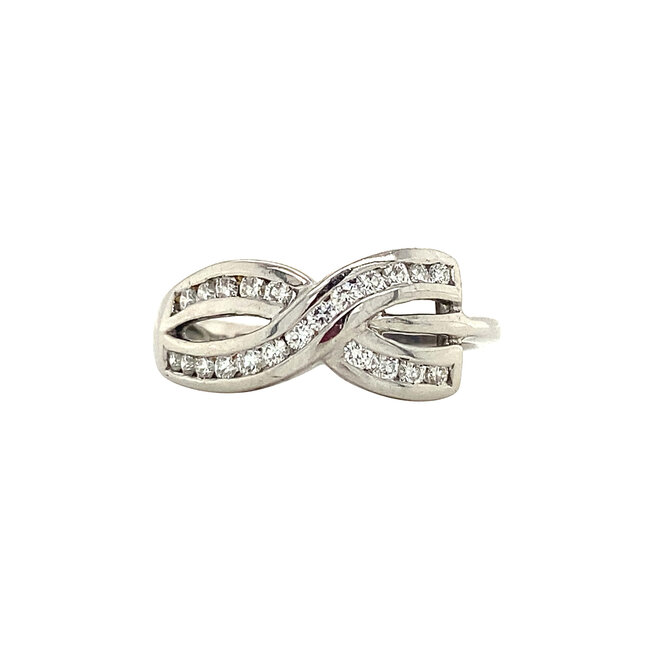 White gold ring with diamond 18 kt