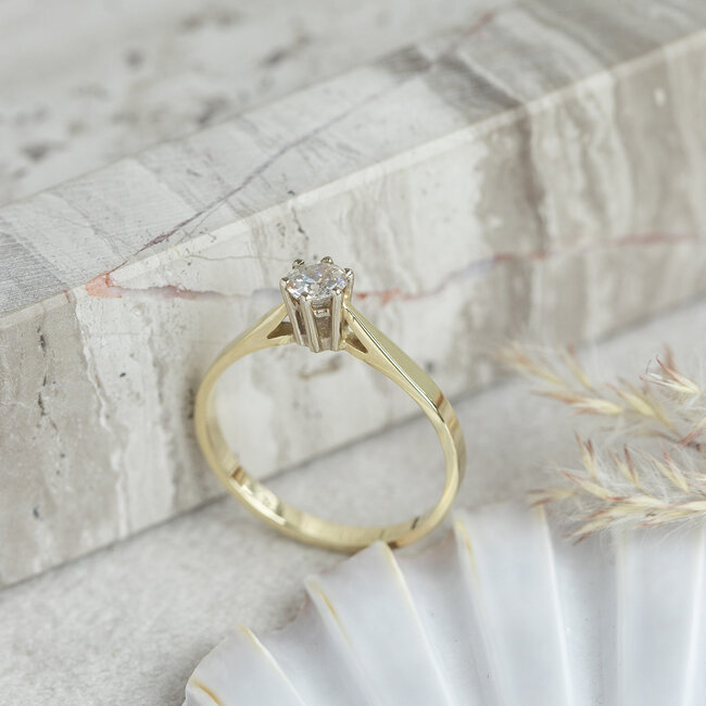 Gouden solitair ring met diamant 14 krt* nieuw