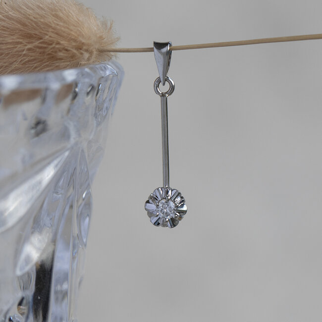 Witgouden hanger met diamant 14 krt