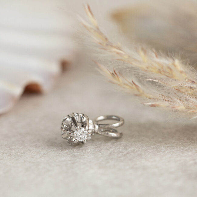 Witgouden solitair hanger met diamant 14 krt