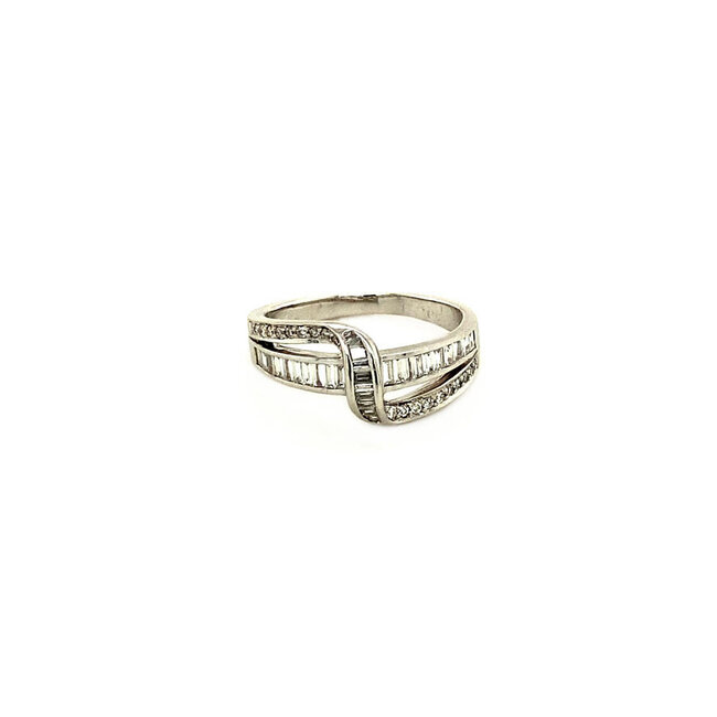 Witgouden ring met diamant 18 krt