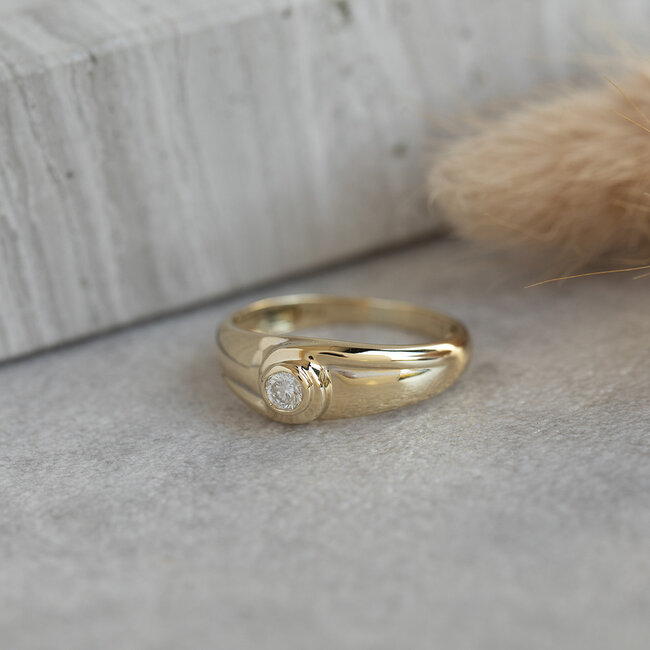 Gouden ring met diamant 18 krt