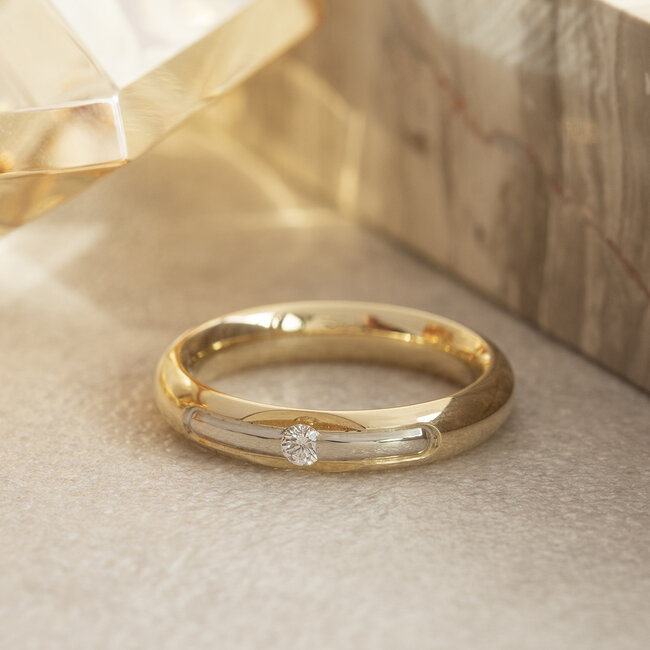 Gouden ring met diamant 14 karaat