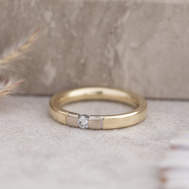 Gouden ring met diamant 14 karaat