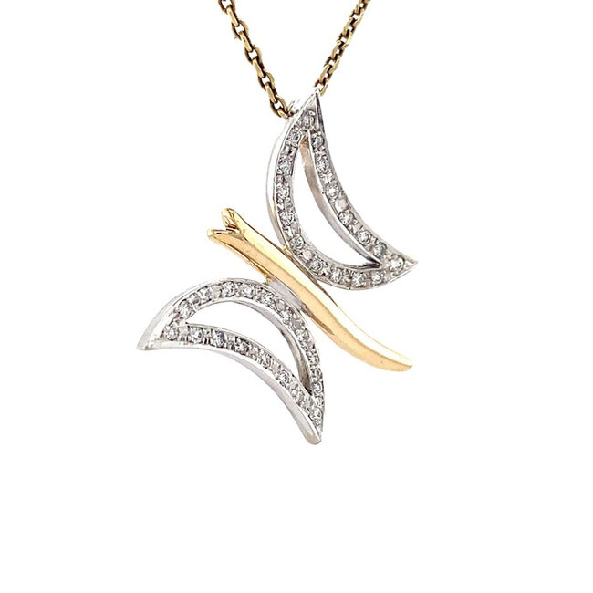 Gouden vlinder hanger met diamant 14 krt