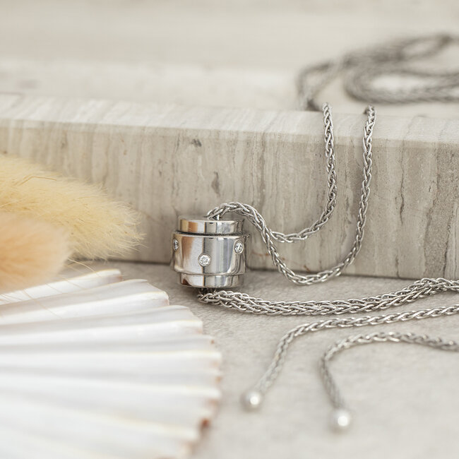 Witgouden Possesion collier van Piaget 18 krt