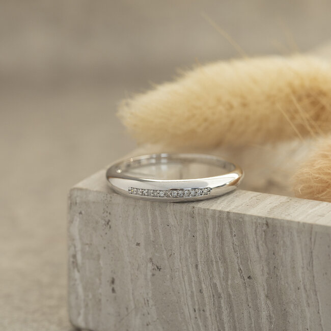 Witgouden rijring met diamant 14 krt