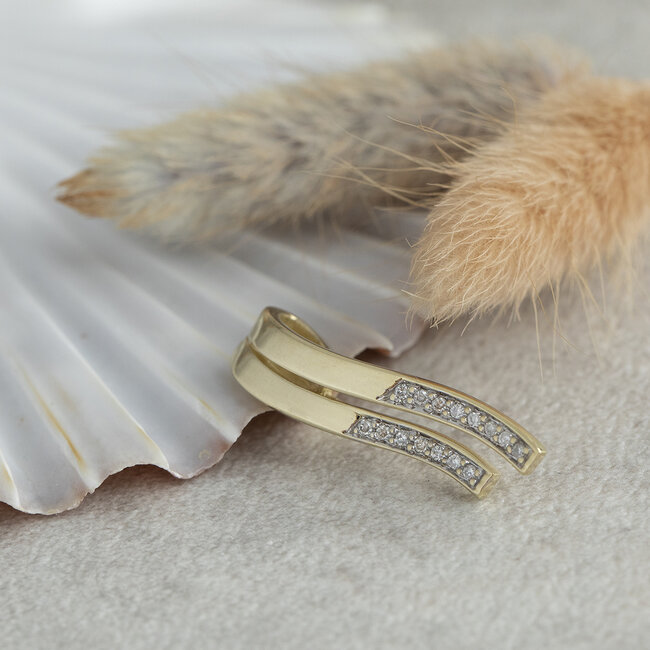 Gouden hanger met diamant 14 krt