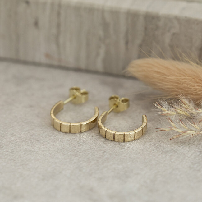 Gouden halfcreolen 14 karaat