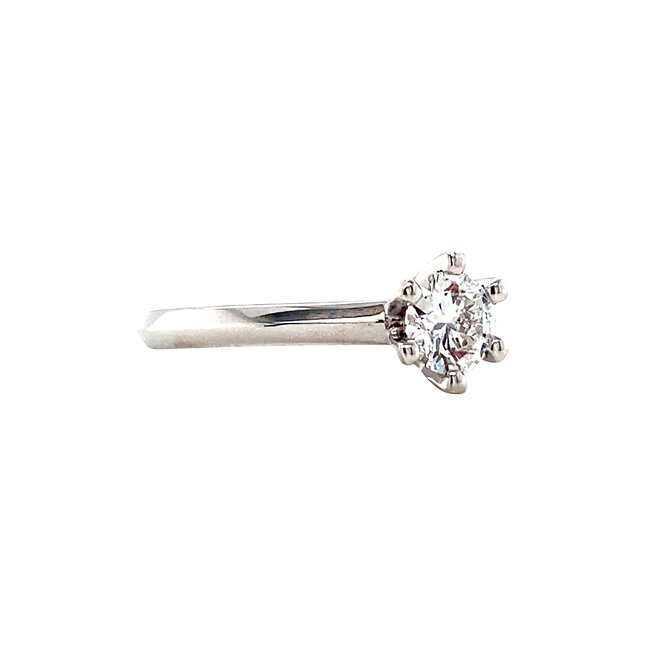 White gold solitaire ring with diamond 0.50ct. 14 karat* New