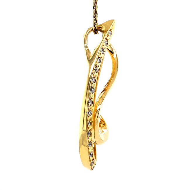 Gold pendant with diamond 18 karat