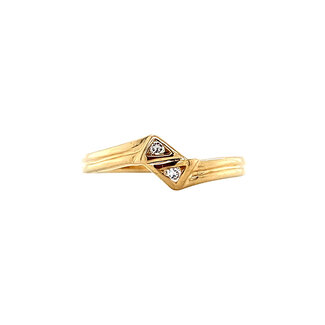 Gold ring with 14 carat diamond