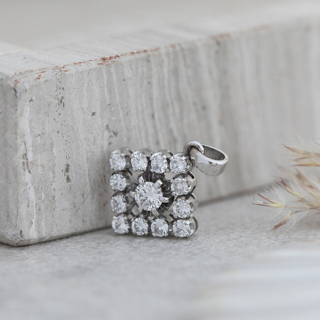 White gold pendant with diamond 14 karat