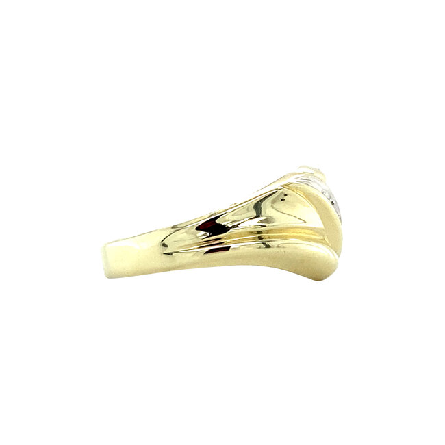 Goldener Ring mit Diamant 14 Karat