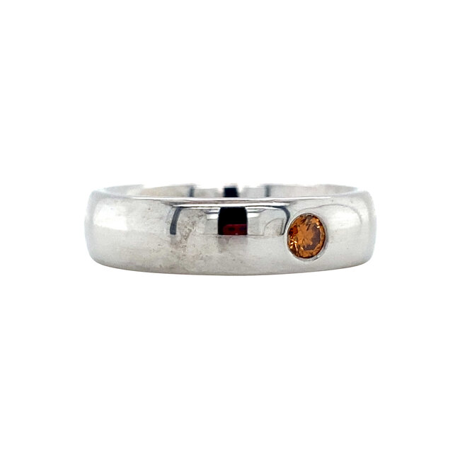 Witgouden gladde ring met oranje/bruine diamant 14 karaat