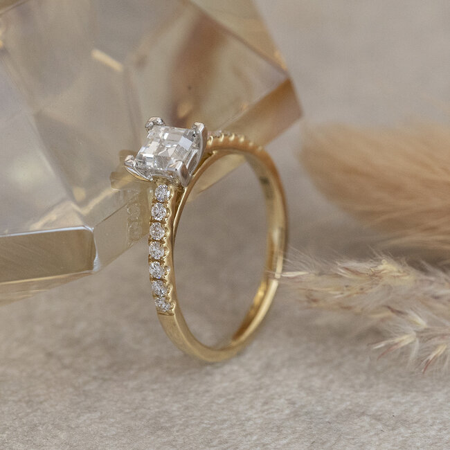 Gouden ring met prinses geslepen diamant 18 karaat* nieuw