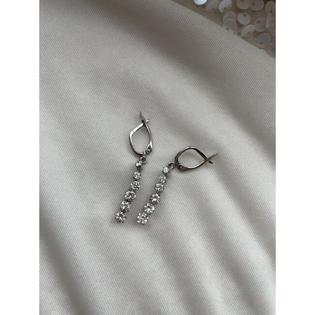 Witgouden oorhangers met diamanten 14 karaat