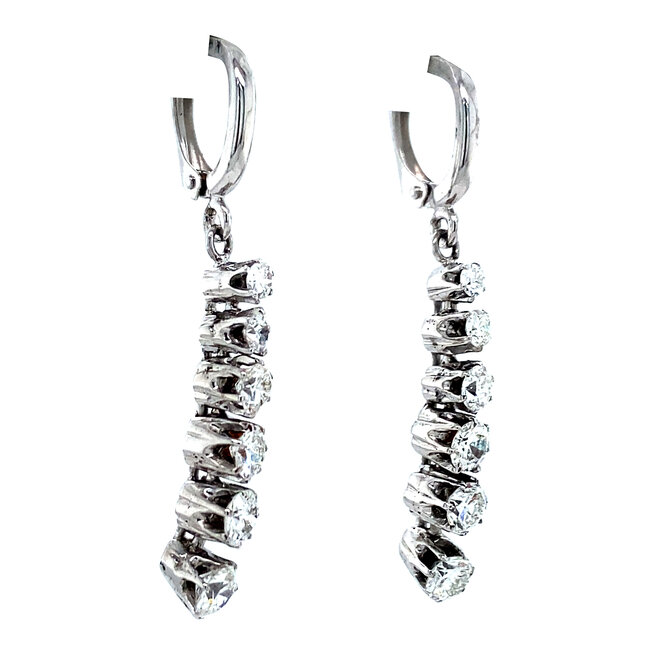 Witgouden oorhangers met diamanten 14 karaat