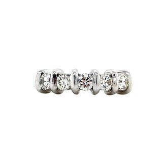 White gold ring with 18 carat diamond