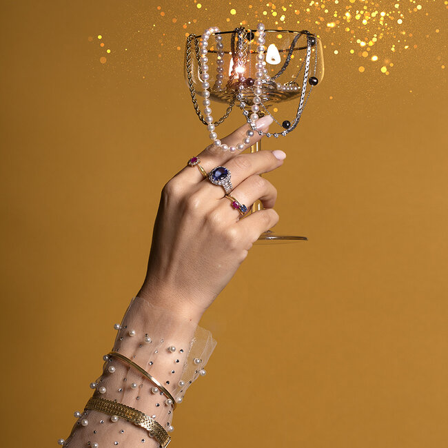 White gold entourage ring with tanzanite and diamond 18 kt