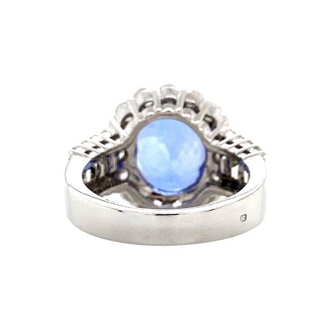 Witgouden entourage ring met tanzaniet en diamant 18 krt