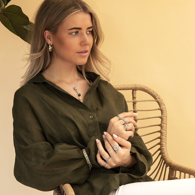 Weißgoldener Anhänger mit Perlen und Diamant 18 Karat