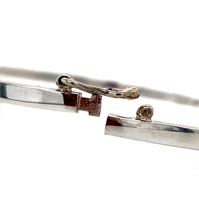 Witgouden bangle met diamant 14 karaat