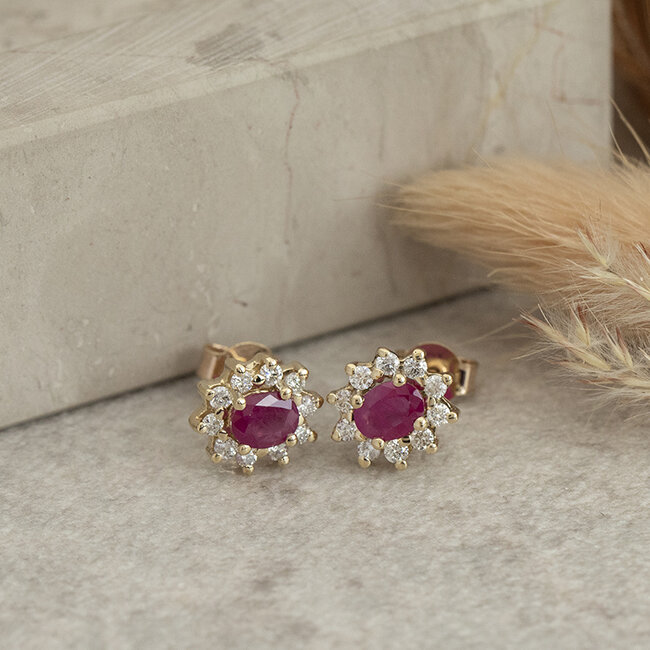 Gold entourage ear studs with diamond and ruby 14 karat* new