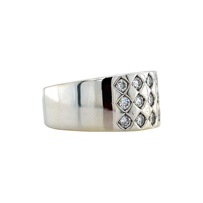 White gold ring with diamond 14 karat
