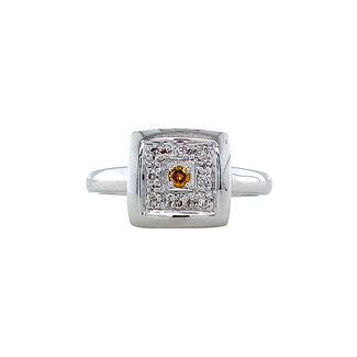 White gold ring with 18 carat diamond