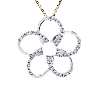 White gold flower pendant with 18 carat diamond