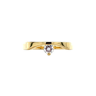 Gold ring with diamond from Diamonde 14 carat