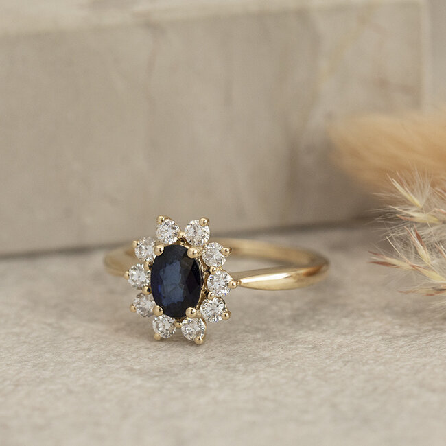 Goldener Entourage-Ring mit Diamant und Saphir 14 Karat* Neu