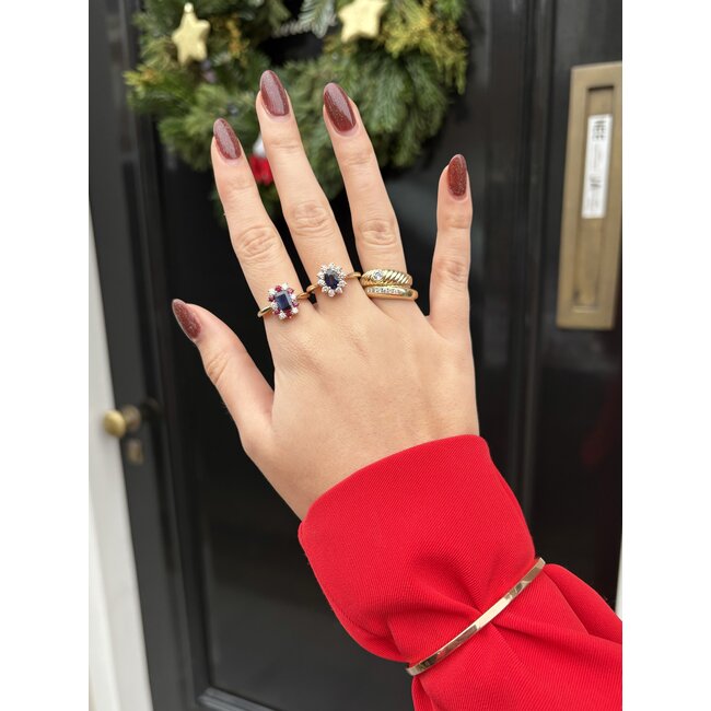 Gouden entourage ring met diamant en saffier 14 karaat* Nieuw