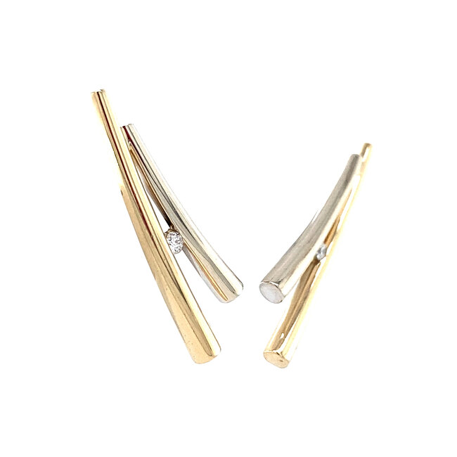 Gouden oorstekers met diamant 14 karaat