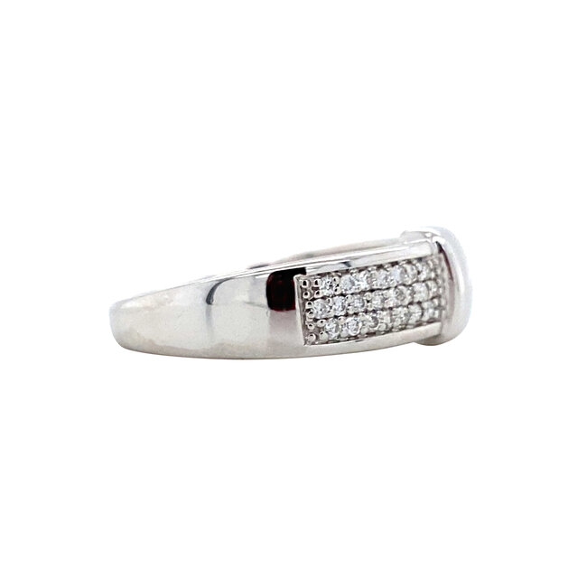 White gold ring with diamond 14 karat