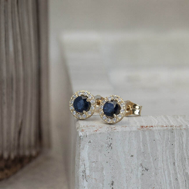 Gold entourage stud earrings with sapphire and diamond 14 karat* New