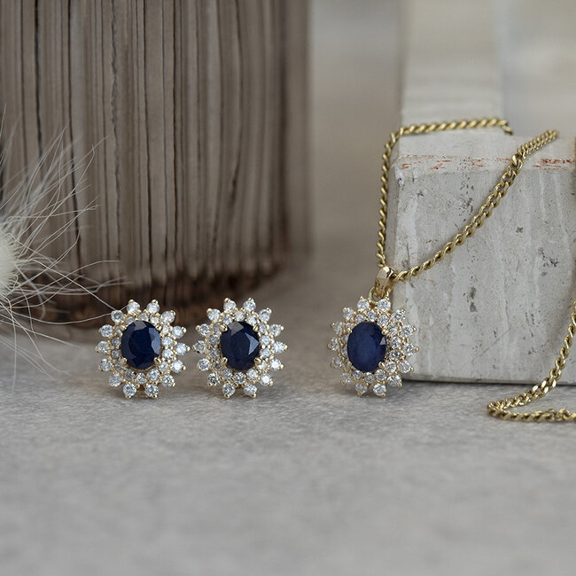 Gouden entourage hanger met diamant en saffier 14 karaat* Nieuw