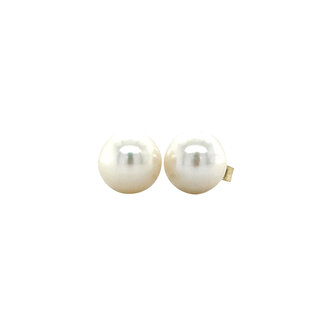 Gold stud earrings with white pearl 18 karat