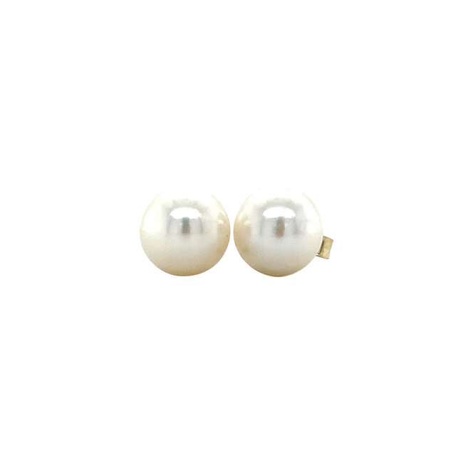 18 karat gold stud earrings with white pearl