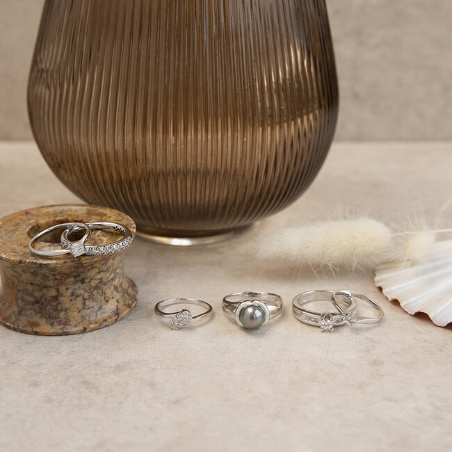 Witgouden ring met grijze parel 14 karaat