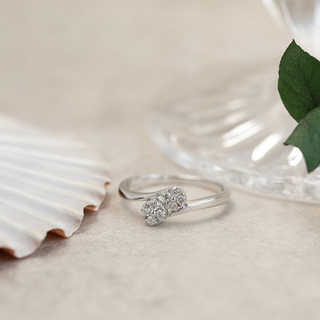 Witgouden ring met diamant 14 karaat