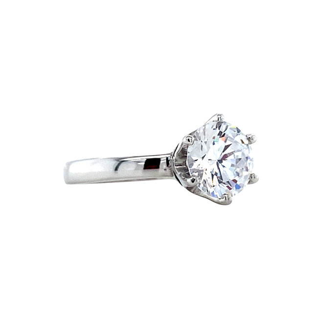 White gold solitaire ring with zirconia 14 karat