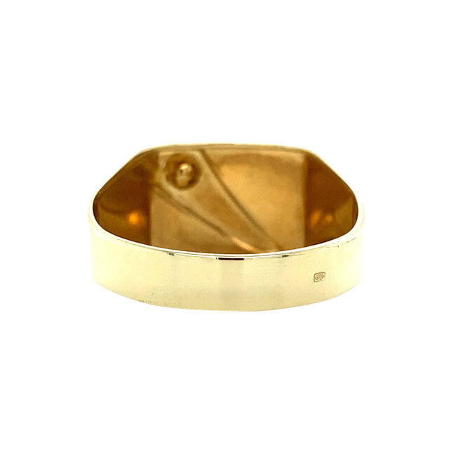 Gold signet ring with zirconia 14 karat