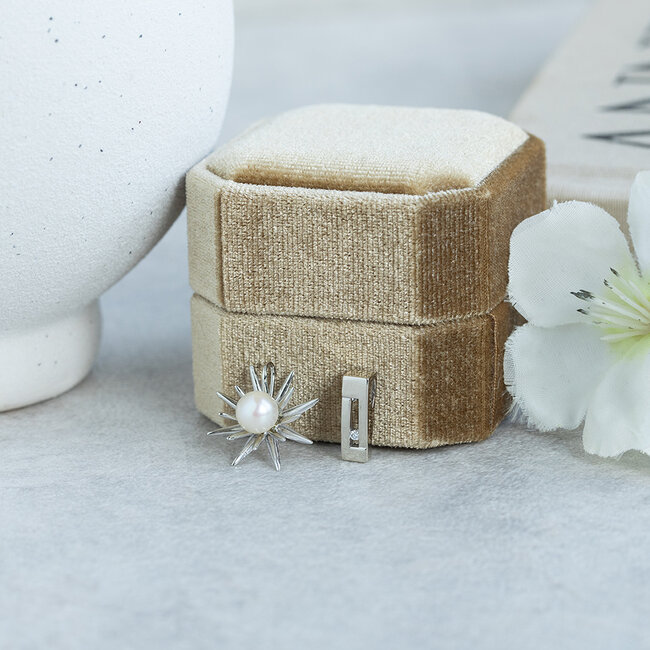 White gold pendant with pearl 14 karat