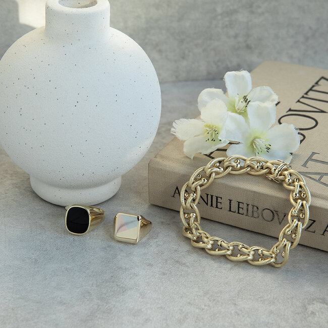 Tricolour gold signet ring 14 karat