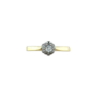 Goldener Solitärring mit 14 Karat Diamant