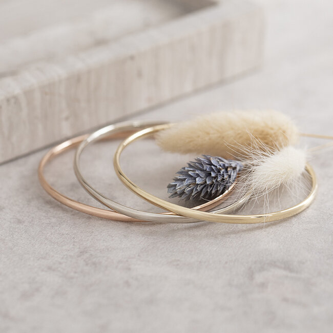 Witgouden gladde bangle 14 karaat