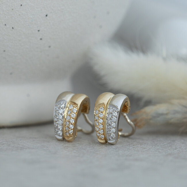 Goldene Ohrringe mit Diamant 18 Karat